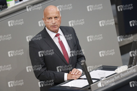 235. Sitzung des Deutschen Bundestages in Berlin