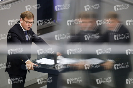 235. Sitzung des Deutschen Bundestages in Berlin