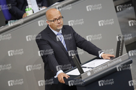 235. Sitzung des Deutschen Bundestages in Berlin