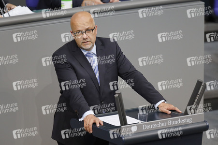 235. Sitzung des Deutschen Bundestages in Berlin