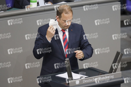 235. Sitzung des Deutschen Bundestages in Berlin