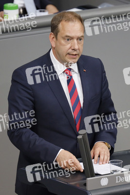 235. Sitzung des Deutschen Bundestages in Berlin