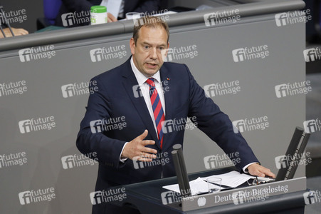 235. Sitzung des Deutschen Bundestages in Berlin