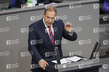 235. Sitzung des Deutschen Bundestages in Berlin