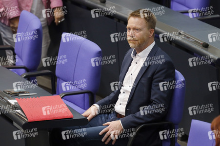 235. Sitzung des Deutschen Bundestages in Berlin