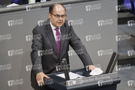 235. Sitzung des Deutschen Bundestages in Berlin