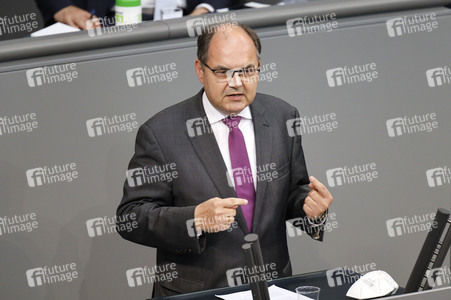 235. Sitzung des Deutschen Bundestages in Berlin