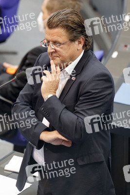 235. Sitzung des Deutschen Bundestages in Berlin