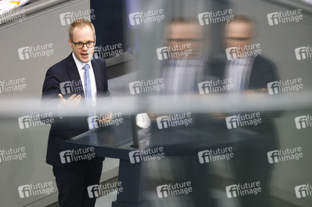 235. Sitzung des Deutschen Bundestages in Berlin