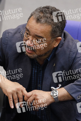 235. Sitzung des Deutschen Bundestages in Berlin