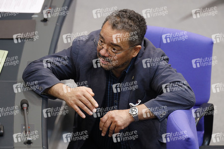 235. Sitzung des Deutschen Bundestages in Berlin