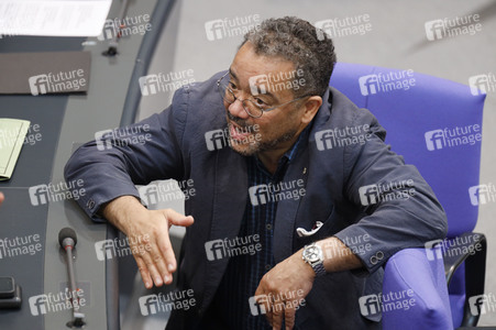 235. Sitzung des Deutschen Bundestages in Berlin