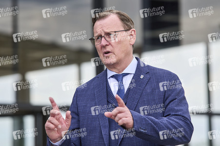 Ministerpräsidenten der Länder besuchen die Neue Nationalgalerie in Berlin