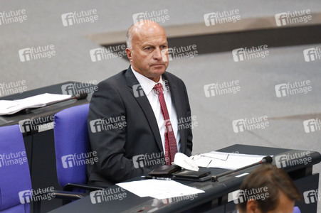 235. Sitzung des Deutschen Bundestages in Berlin