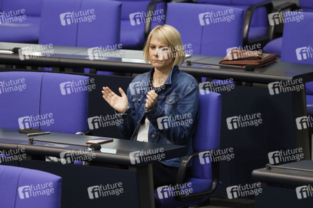 235. Sitzung des Deutschen Bundestages in Berlin