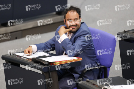 235. Sitzung des Deutschen Bundestages in Berlin