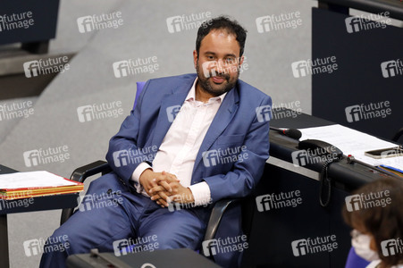 235. Sitzung des Deutschen Bundestages in Berlin