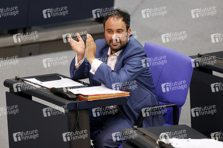 235. Sitzung des Deutschen Bundestages in Berlin