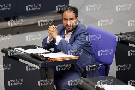 235. Sitzung des Deutschen Bundestages in Berlin