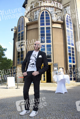 Theaterpremiere 'Amazing Family' in Berlin