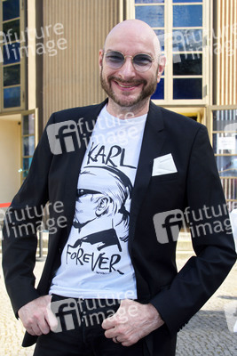 Theaterpremiere 'Amazing Family' in Berlin