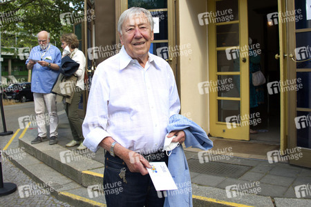 Theaterpremiere 'Amazing Family' in Berlin