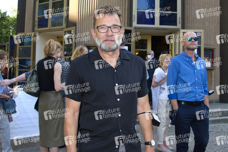 Theaterpremiere 'Amazing Family' in Berlin