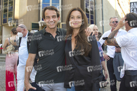 Theaterpremiere 'Amazing Family' in Berlin