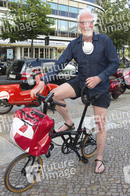 Theaterpremiere 'Amazing Family' in Berlin