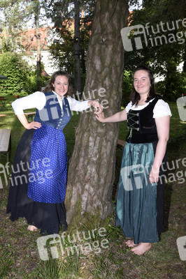Caro Hetenyi und Marianne Lasota beim Sommer-Open-Air 2021 in Haar