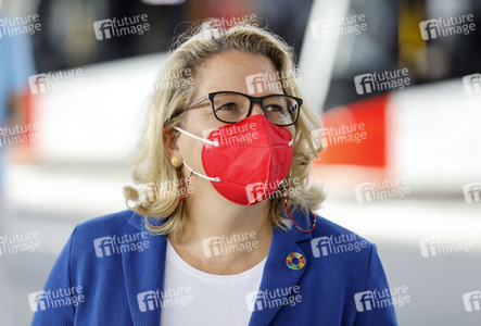 Inbetriebnahme der neuen Ladeinfrastruktur für Elektro-Busse