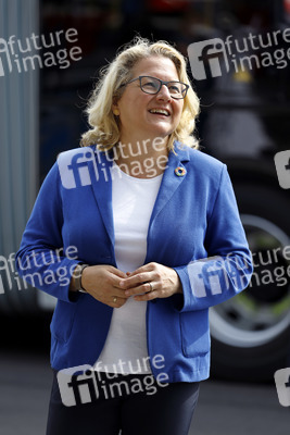 Inbetriebnahme der neuen Ladeinfrastruktur für Elektro-Busse