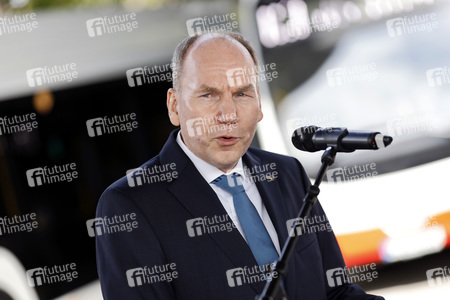 Inbetriebnahme der neuen Ladeinfrastruktur für Elektro-Busse