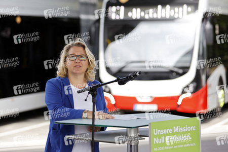 Inbetriebnahme der neuen Ladeinfrastruktur für Elektro-Busse