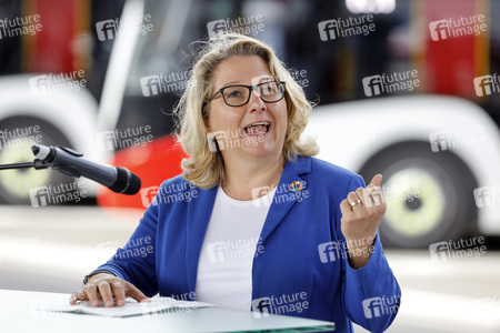 Inbetriebnahme der neuen Ladeinfrastruktur für Elektro-Busse