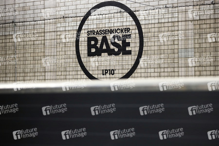 Scheckübergabe Lukas Podolski Stiftung in Köln