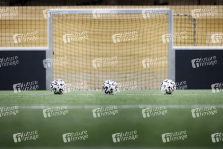 Scheckübergabe Lukas Podolski Stiftung in Köln