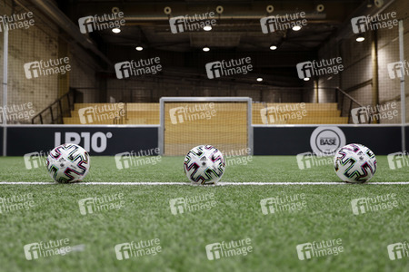 Scheckübergabe Lukas Podolski Stiftung in Köln