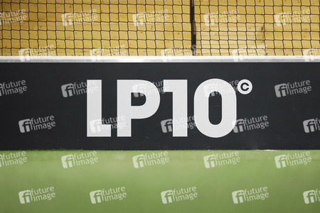 Scheckübergabe Lukas Podolski Stiftung in Köln