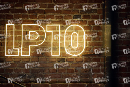 Scheckübergabe Lukas Podolski Stiftung in Köln