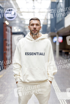 Scheckübergabe Lukas Podolski Stiftung in Köln