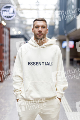 Scheckübergabe Lukas Podolski Stiftung in Köln