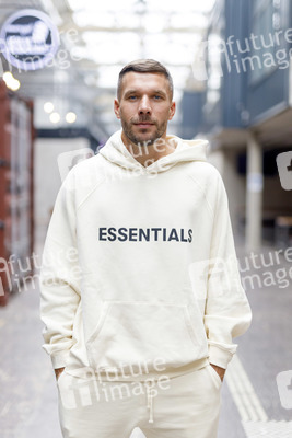 Scheckübergabe Lukas Podolski Stiftung in Köln