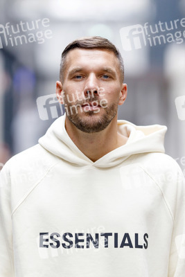 Scheckübergabe Lukas Podolski Stiftung in Köln