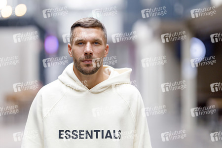 Scheckübergabe Lukas Podolski Stiftung in Köln