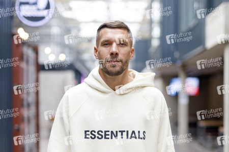 Scheckübergabe Lukas Podolski Stiftung in Köln