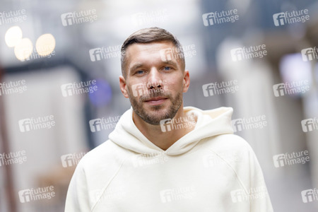 Scheckübergabe Lukas Podolski Stiftung in Köln