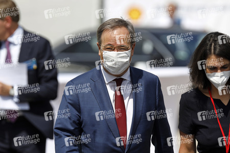 Inbetriebnahme der Wasserstoffelektrolyse REFHYNE Anlage von Shell in Wesseling