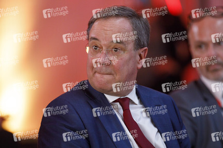 Inbetriebnahme der Wasserstoffelektrolyse REFHYNE Anlage von Shell in Wesseling