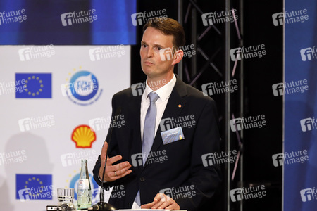 Inbetriebnahme der Wasserstoffelektrolyse REFHYNE Anlage von Shell in Wesseling